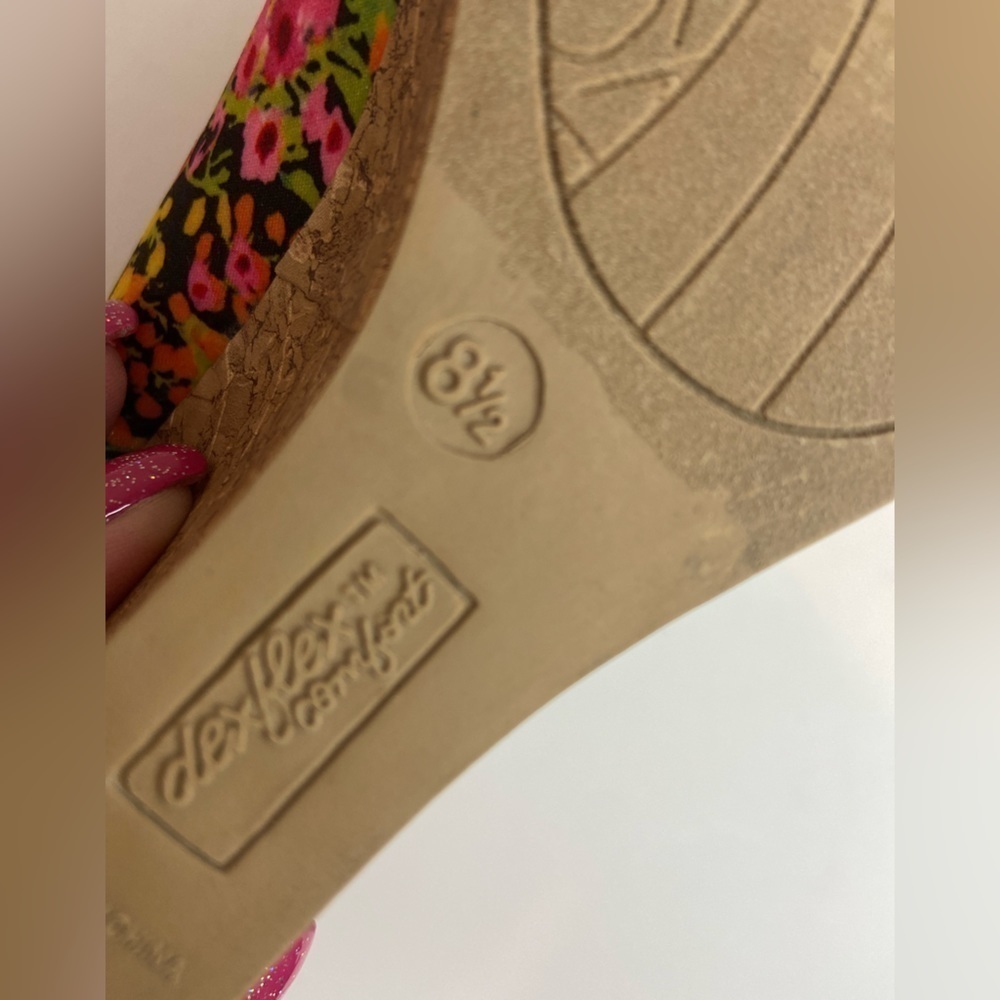 DexFlex Comfort~Vibrant Floral Criss Cross Open Toe Cork Wedge Shoes~Size 8.5 - Picture 15 of 15